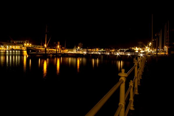 Museumsbrücke bei Nacht