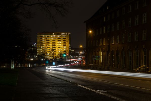 Bergstraße bei Nacht